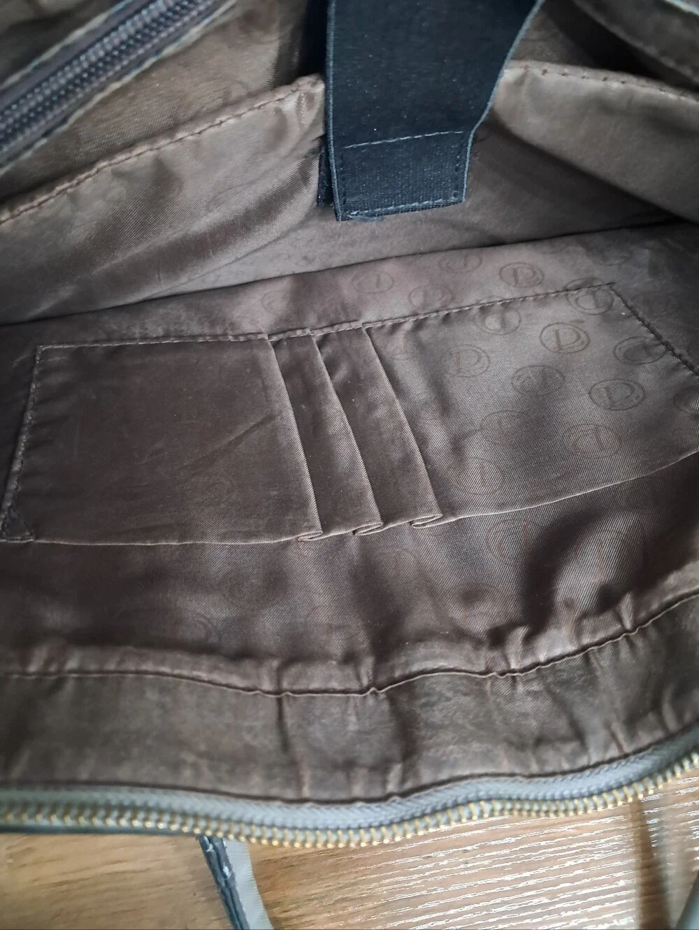 Ease Gave Gray Laptop Tote Bag Zip Closure Faux Leather Multi Pockets Career
